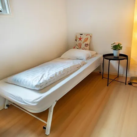 Chalet Aan Duin Egmond Holiday home *